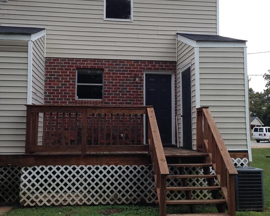 Ruth Properties TOWNHOME Back Porch