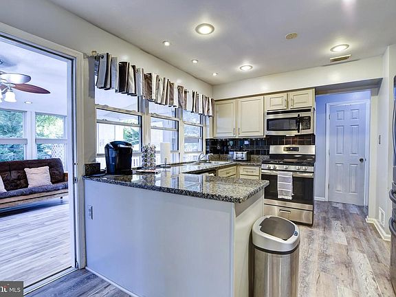 2nd image of 6301 Capella Ave