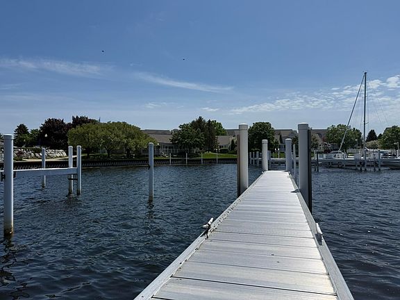 4th image of 46 Marina Dr