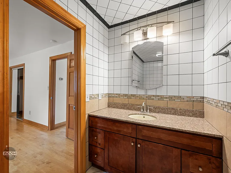 2326 Cordova St #8 — Photo 24