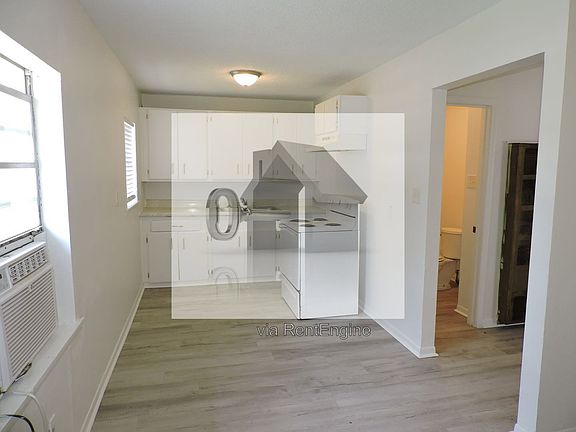 5th image of 2203 Eliasberg St
