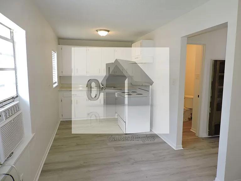 2203 Eliasberg St — Photo 5