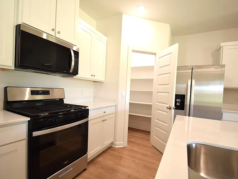 346 Texas Ave — Photo 5