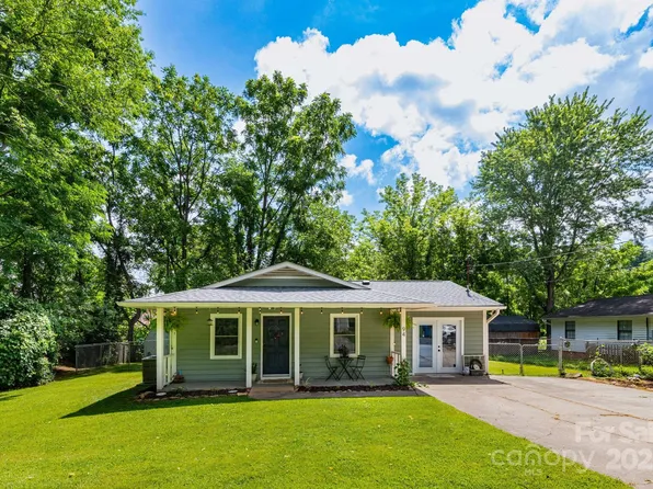 94 Fairhaven St, Clyde, NC 28721