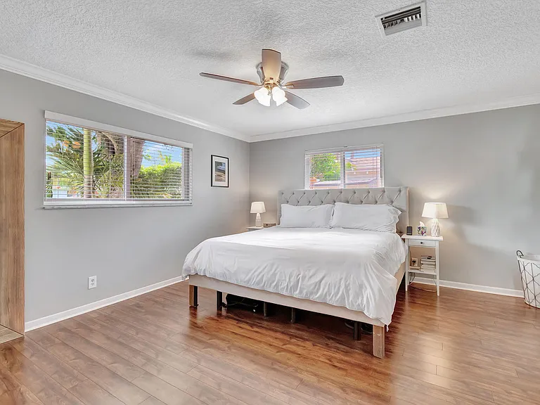 1066 SW 25th Way — Photo 12