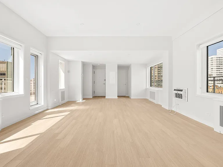165 E 66th St #PHA — Photo 3