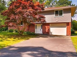 4540 W Overlook Dr, Buffalo, NY 14221