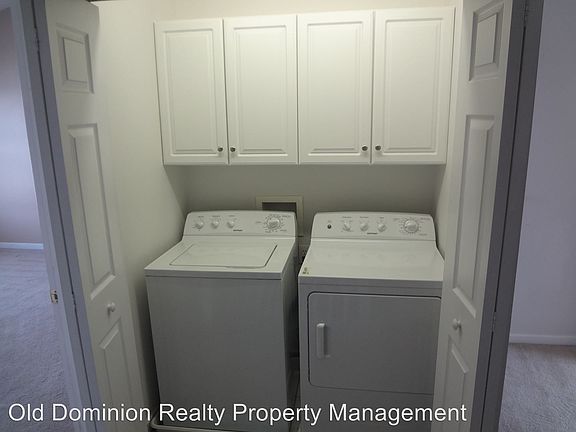3rd image of 1125 Patrick Henry Pl