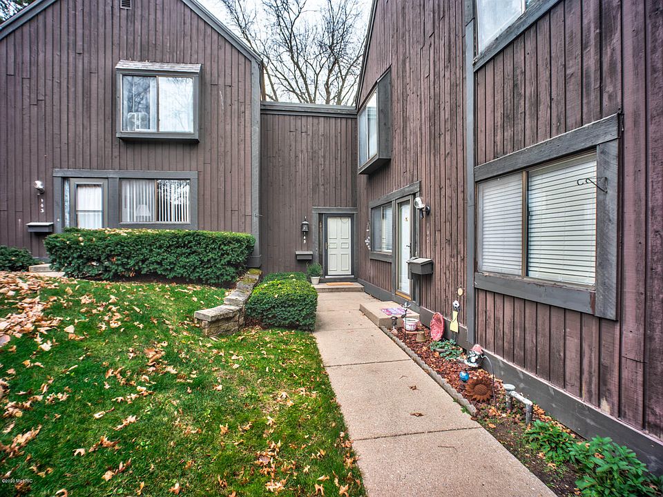 1st image of 145 Selkirk Ct #105
