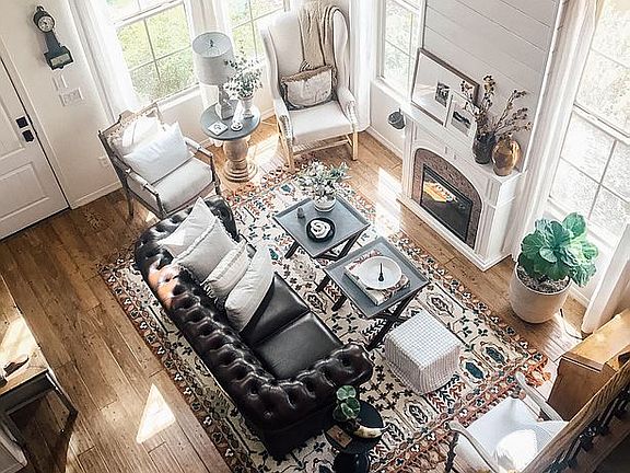 Living room vaulted ceiling 