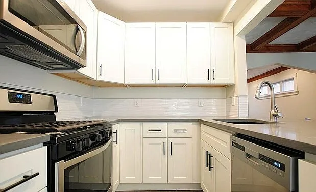 Building Photo 4