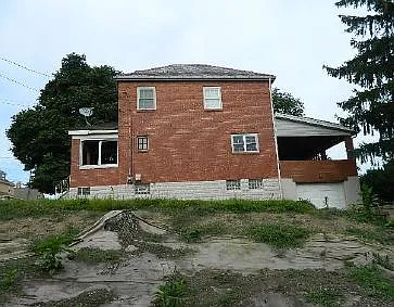 500 Maple St photo 1
