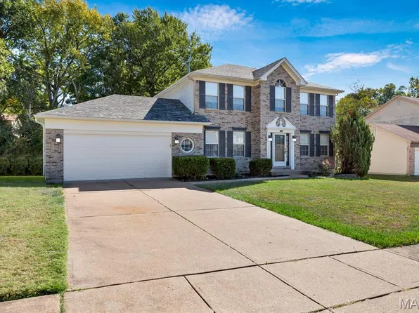 9942 Colonnade Meadows Dr, Saint Louis, MO 63137