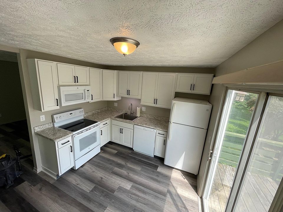 1st image of 2711 Narraganset Dr