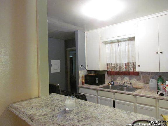 4th image of 220 Elmo Ave