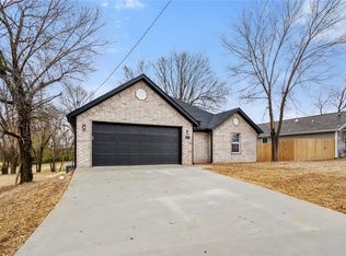 613 Black Oak Ave, Springdale, AR 72764