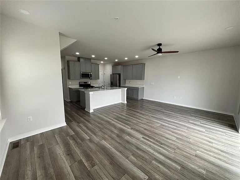 7569 Clayton Ave — Photo 4