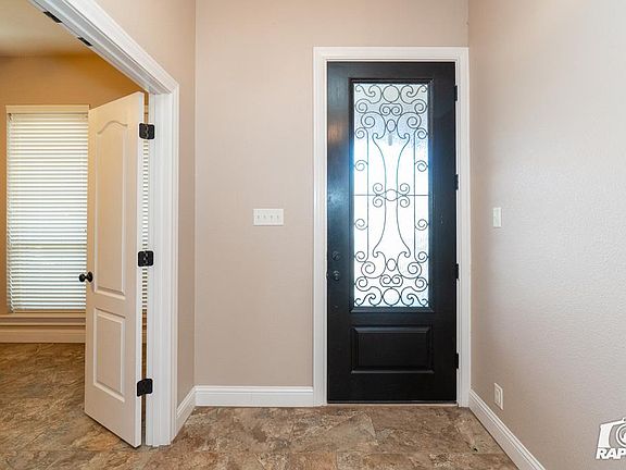 5th image of 5909 Sabine Dr