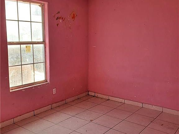 4th image of 200 Siria St