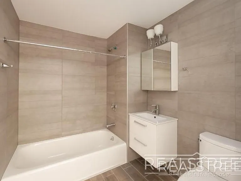 90-02 Queens Blvd #314 — Photo 7