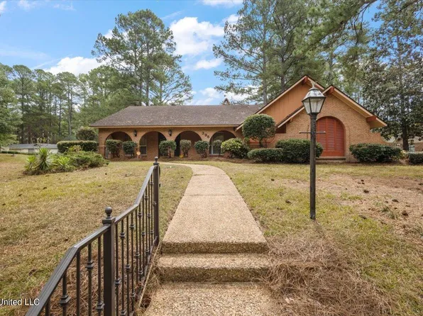 395 Heritage Pl, Jackson, MS 39212