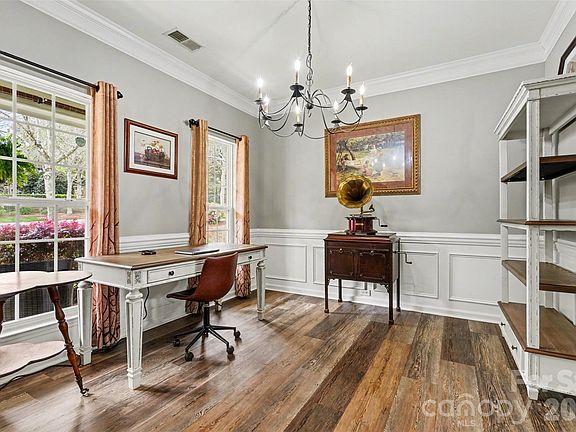 2nd image of 6711 Tanners Creek Dr