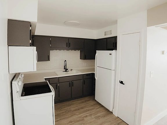 4th image of 180 N Apache Rd APT 10