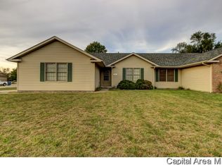 111 Cumberland Dr, Rochester, IL 62563