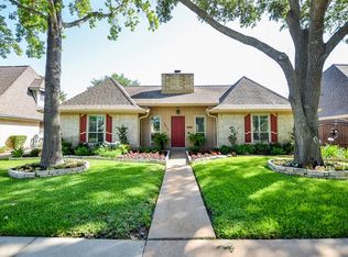 2915 Edgewood Dr, Sugar Land, TX 77479