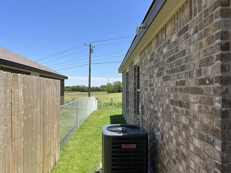 2420 Alterman Dr #A — Photo 14