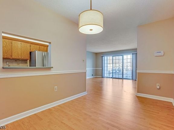 5th image of 3616 Holman Ct