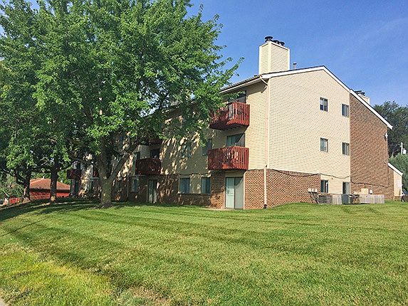 1st image of 10808 Oakbrook Cir APT 7