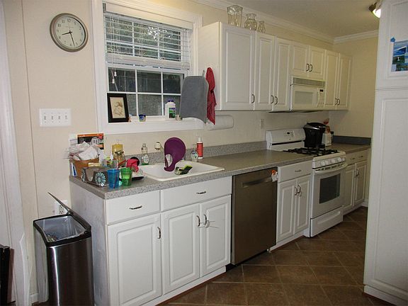 2nd image of 7308 Woodley Pl