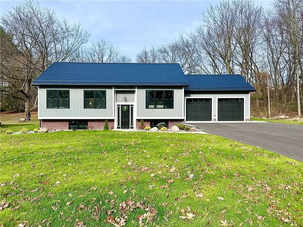 144 Upland Dr, Neshannock Township, PA 16105