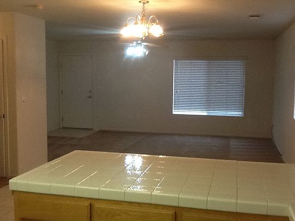 3rd image of 2731 W Lark Ave