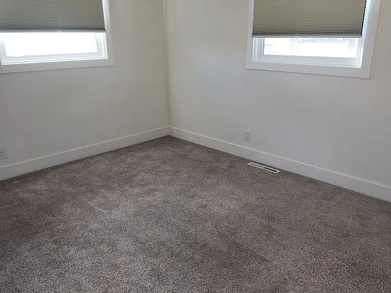 411 Ostrander St N — Photo 13