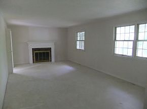 4th image of 644 Fleetwood Dr