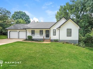 5 Oakridge Dr, Ellenwood, GA 30294