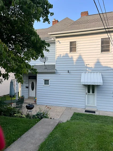 2 bed, $1,200 — Photo 2