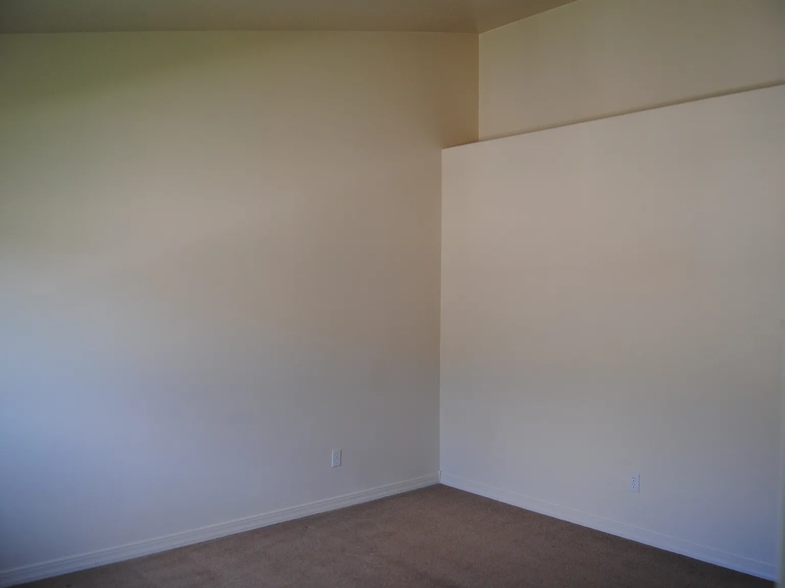 2 bed, 2.5 bath, 1100 sqft, $1,250 — Photo 4