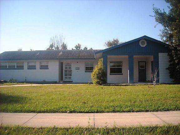 2nd image of 1208 Evangeline Ave