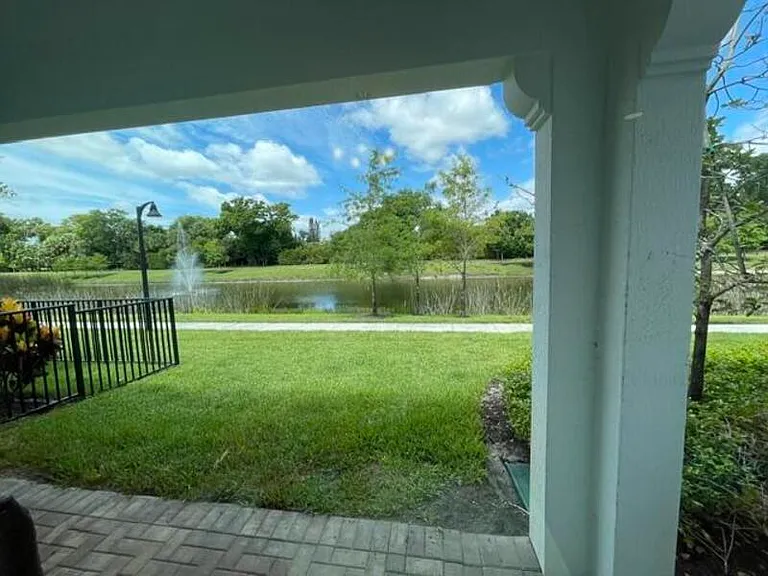 12885 Trevi Isle Dr — Photo 11