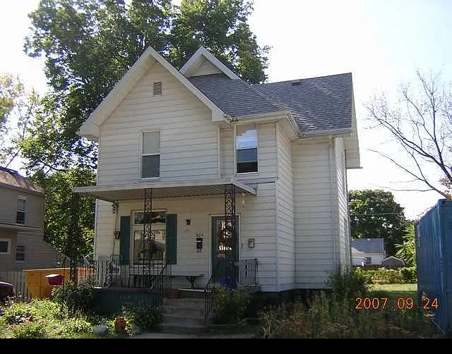 805 E Olive St photo 1