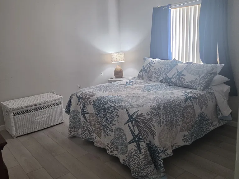 2701 Hidden Lake Dr N — Photo 3