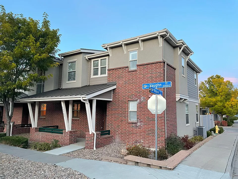13501 E Weaver Pl