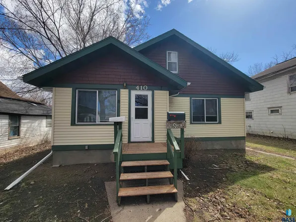 410 N Lee Ave, Madison, SD 57042