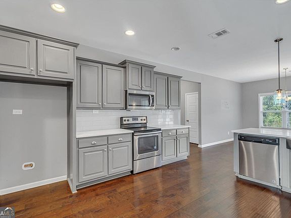 3rd image of 507 Bexley Rd