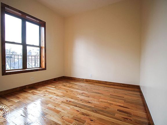 2nd image of 81 Crooke Ave APT 20