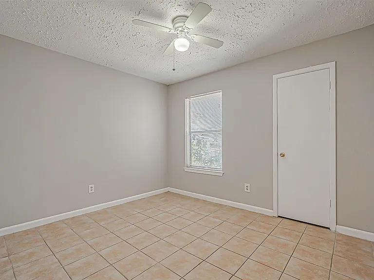 7111 Village Lake Dr — Photo 13