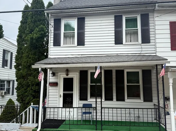 37 E Savory St, Pottsville, PA 17901
